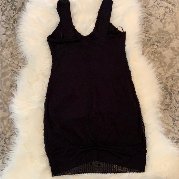 Black minidress with sequins on the front - Picture 3 of 4